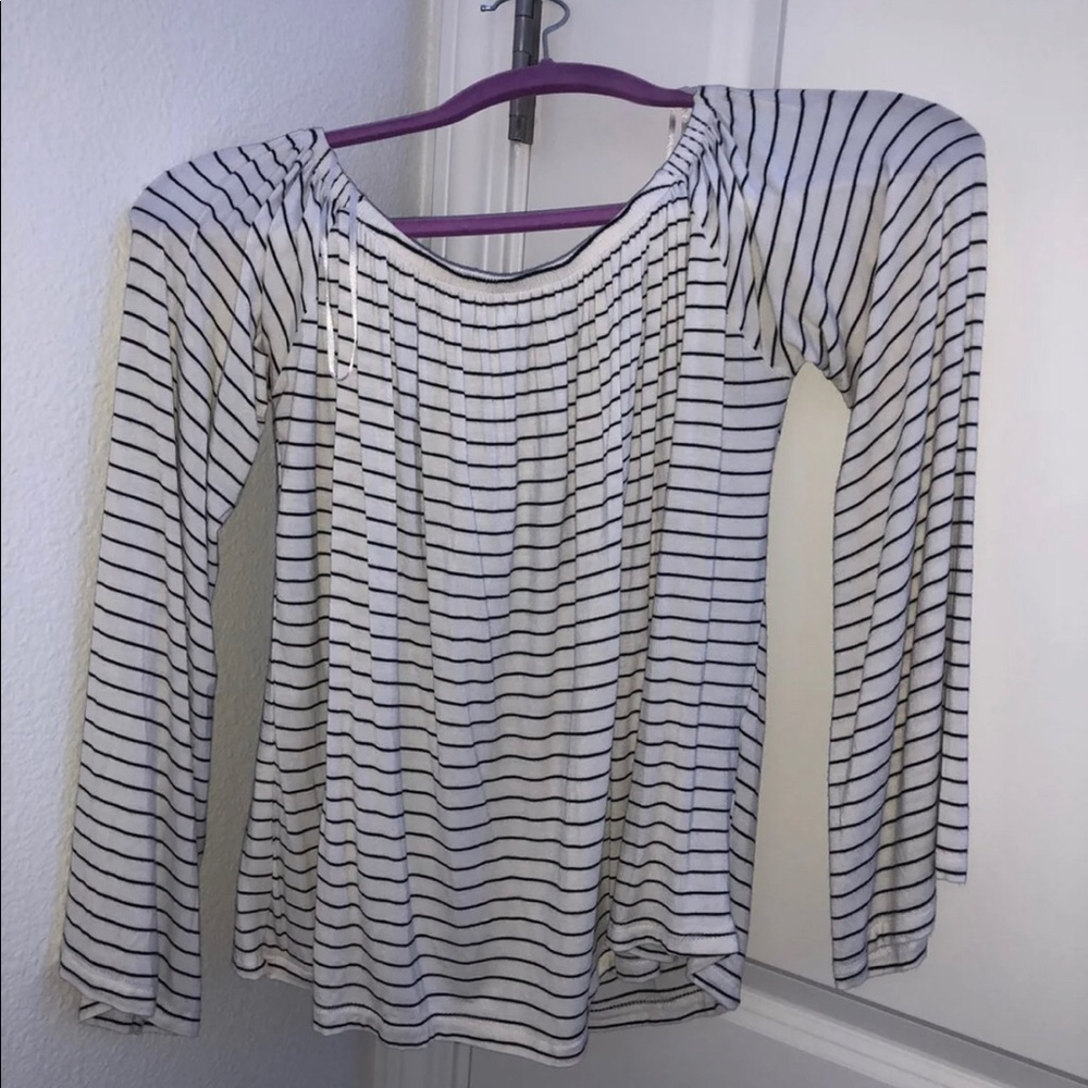 Off the shoulder long sleeve